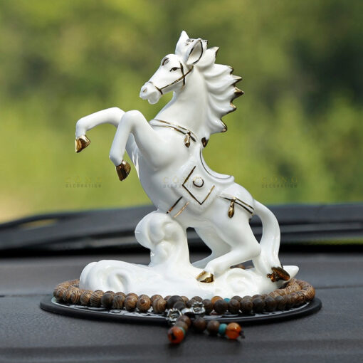 tuong-ngua-phong-thuy-dat-oto 1 Tượng ngựa phong thủy đặt oto