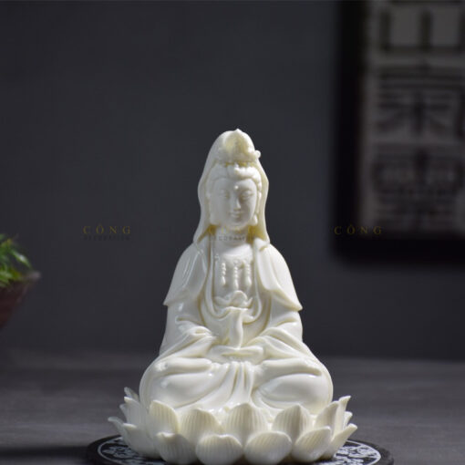 tuong-quan-am-dat-taplo 3 Tượng Quan Âm đặt taplo