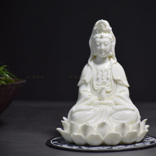 tuong-quan-am-dat-taplo 4 Tượng Quan Âm đặt taplo