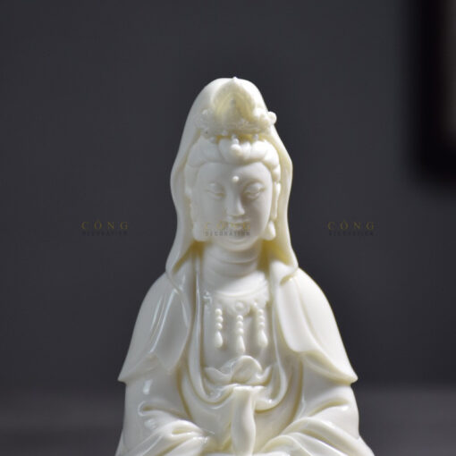 tuong-quan-am-dat-taplo 7 Tượng Quan Âm đặt taplo