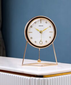Đồng hồ quả lắc để bàn xinh xắn