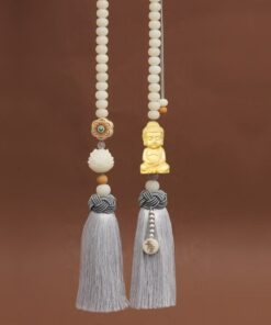 Khanh treo xe oto xinh xan