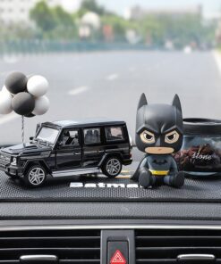 Mô hình Batman và xe hơi trang trí taplo