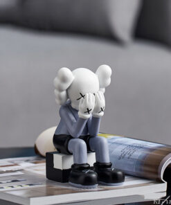 Mô hình gấu Kaws để bàn