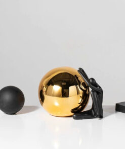 Tượng Nghệ Thuật Ôm Bóng Ánh Sáng Tinh Tế