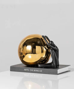 Tượng Nghệ Thuật Ôm Bóng Ánh Sáng Tinh Tế