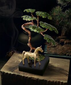 Cây tùng bằng đồng để bàn trang trí