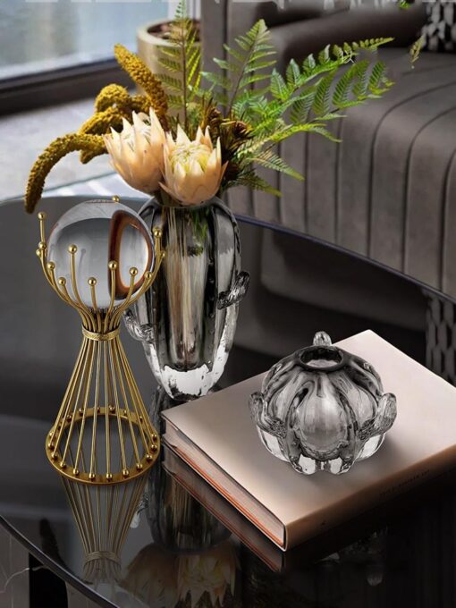 qua-cau-pha-le-sang-trong 4 Quả cầu pha lê để bàn sang trọng