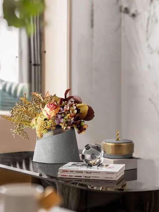 binh-cam-hoa-don-gian 6 Bình cắm hoa phong cách đơn giản và hiện đại