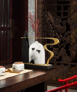 Bình hoa bằng gốm phong cách Trung Hoa