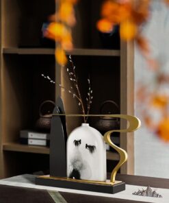 Bình hoa bằng gốm phong cách Trung Hoa