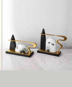 Bình hoa bằng gốm phong cách Trung Hoa