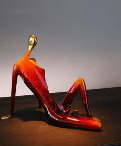 Giá rượu cô gái bằng đồng