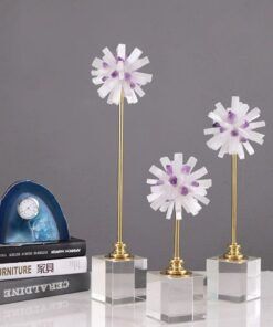 Quả cầu gắn đá pha lê tự nhiên