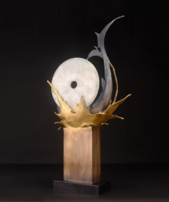 Tượng cá chép ôm đồng điếu