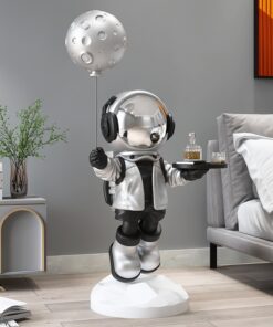 Tượng phi hành gia nhí bồi bàn