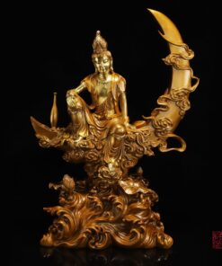 Tượng Quan Âm Bồ Tát trên cung trăng