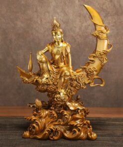 Tượng Quan Âm Bồ Tát trên cung trăng