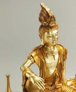 Tượng Quan Âm Bồ Tát trên cung trăng