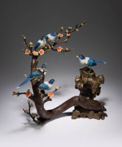 Chim hỷ tước đậu cành mai trang trí