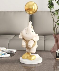 Tượng voi kiễng chân xinh xắn