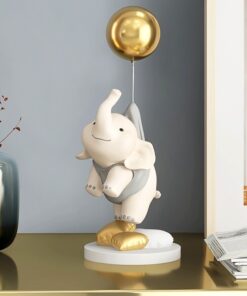 Tượng voi kiễng chân xinh xắn