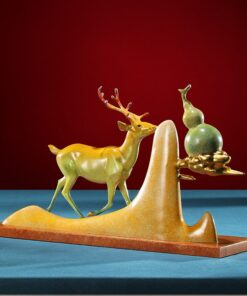 Hươu trên núi mang lại tài lộc