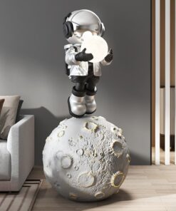 Mẫu tượng decor để sàn phòng khách tượng phi hành gia nhí ôm bóng