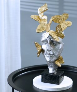 Tượng mặt nạ bướm vàng