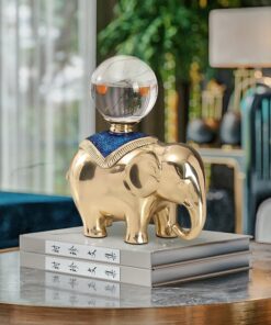 Tượng voi cõng quả cầu pha lê