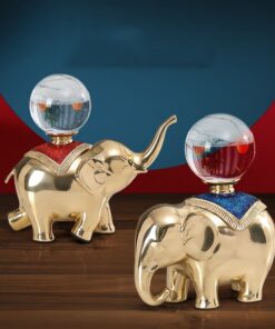 Tượng voi cõng quả cầu pha lê