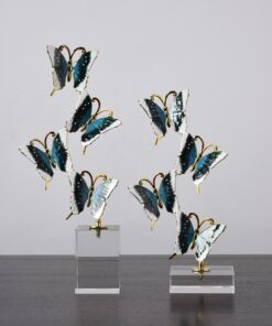 Decor đàn bướm nối đuôi nhau