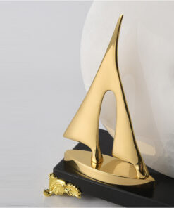 Mô hình thuyền buồm khóa ngọc tặng tân gia