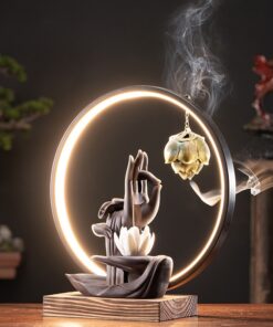 Thác khói trầm hương tay Phật