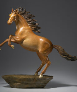 Tượng ngựa tung vó