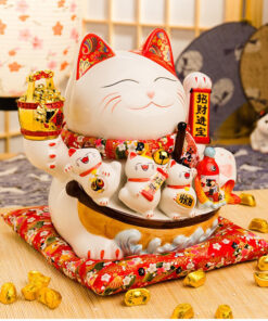 Mèo may mắn bày cửa hàng kinh doanh