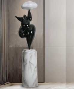 Tượng trang trí sảnh khách sạn sang trọng