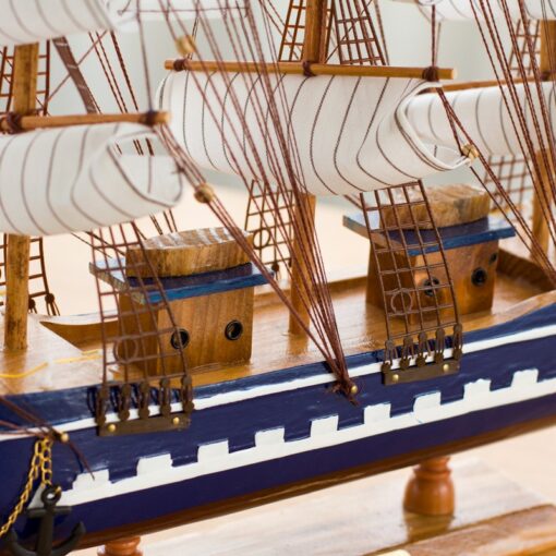 mo-hinh-thuyen-buom-go 10 Mô hình thuyền buồm bằng gỗ làm quà tặng