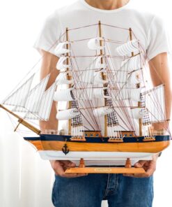 Mô hình thuyền buồm bằng gỗ làm quà tặng