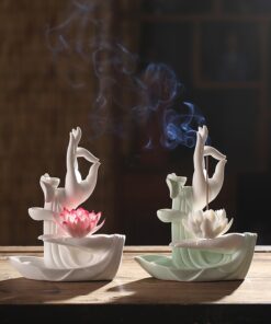 Thác khói trầm hương bàn tay Phật