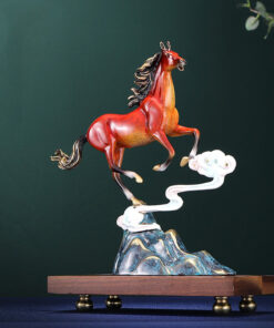 Tượng ngựa cưỡi mây