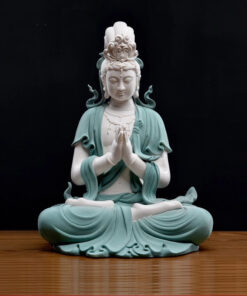 Tượng Quan Thế Âm bằng gốm