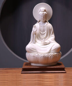 Tượng Quan Thế Âm Bồ Tát bằng sứ trắng