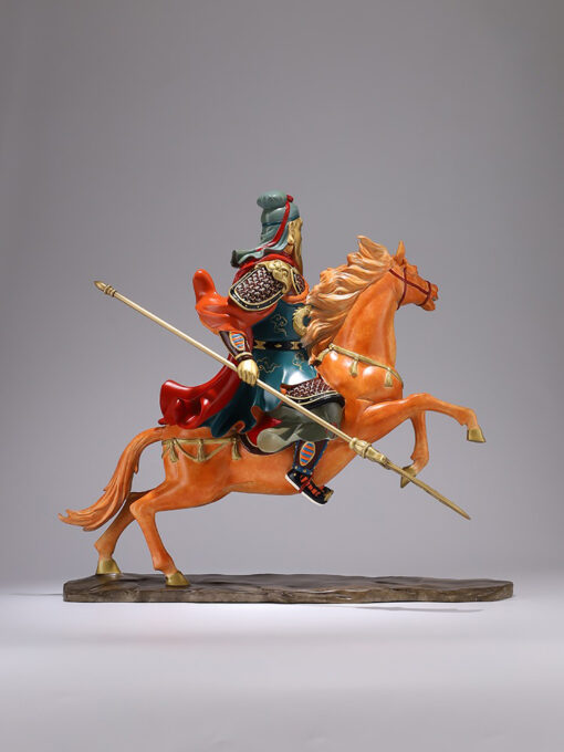 tuong-quan-cong-mot-minh-cuoi-ngua 2 Tượng Quan Công "một mình cưỡi ngựa ngàn dặm"