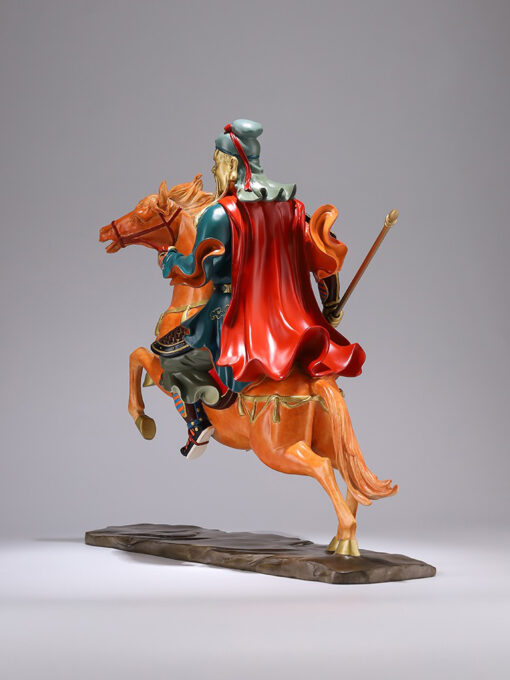 tuong-quan-cong-mot-minh-cuoi-ngua 3 Tượng Quan Công "một mình cưỡi ngựa ngàn dặm"