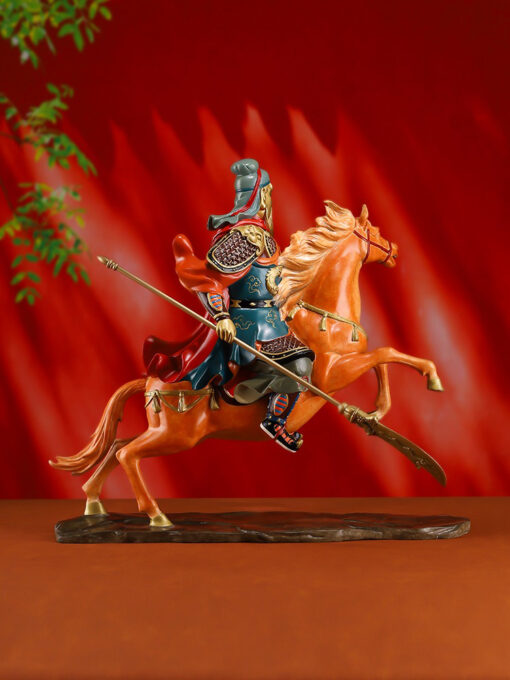 tuong-quan-cong-mot-minh-cuoi-ngua 4 Tượng Quan Công "một mình cưỡi ngựa ngàn dặm"