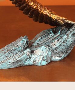 Mẫu quà tặng đẹp Quà tặng sếp Tượng đại bàng bằng đồng tung cánh bắt mồi