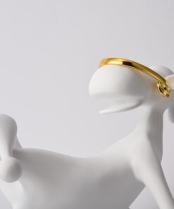 Tượng bò nghe nhạc