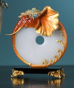 Tượng voi khóa ngọc