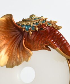 Tượng voi khóa ngọc